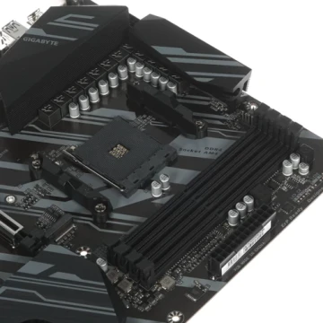 Материнская плата GIGABYTE X570 UD