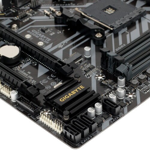 Материнская плата GIGABYTE B450M DS3H