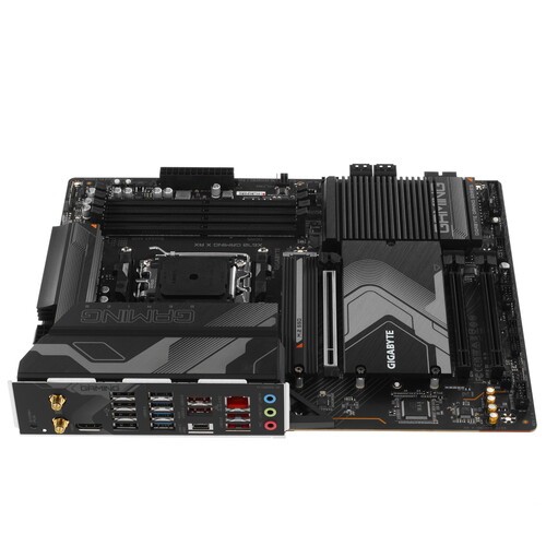 Материнская плата Gigabyte X670 GAMING X AX