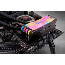 Оперативная память 32 Gb 3600 MHz Corsair VENGEANCE RGB PRO (CMW32GX4M4D3600C18)