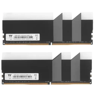 Оперативная память 16 Gb 4600 MHz Thermaltake TOUGHRAM RGB Black (R009D408GX2-4600C19A)