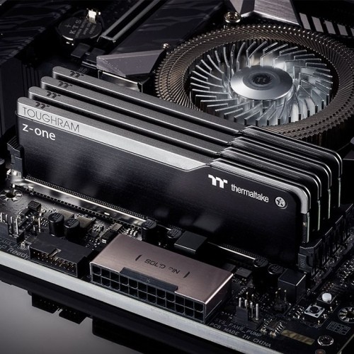 Оперативная память 8 Gb 3200 MHz Thermaltake TOUGHRAM Z-ONE Black (R010D408GX1-3200C16S)