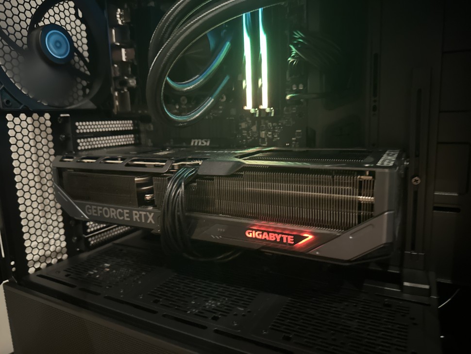 Видеокарта Gigabyte (GV-N507TGAMING OC-16GD) GeForce RTX 5070 Ti