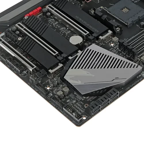 Материнская плата GIGABYTE X570 AORUS MASTER