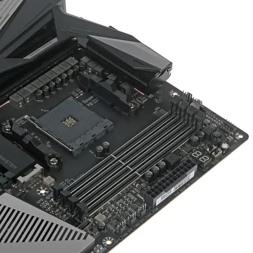 Материнская плата GIGABYTE X570 AORUS MASTER
