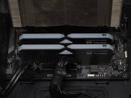 Оперативная память 32 Gb 4000 MHz Thermaltake TOUGHRAM XG RGB Black (R016D416GX2-4000C19A)