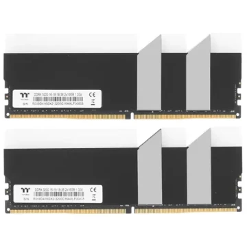 Оперативная память 32 Gb 3200 MHz Thermaltake TOUGHRAM RGB Black (R009D416GX2-3200C16A)