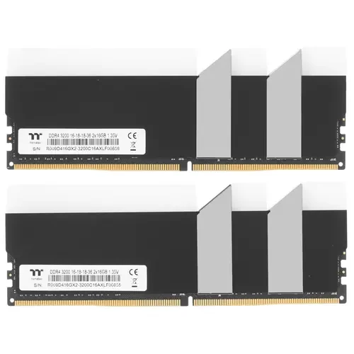 Оперативная память 32 Gb 3200 MHz Thermaltake TOUGHRAM RGB Black (R009D416GX2-3200C16A)