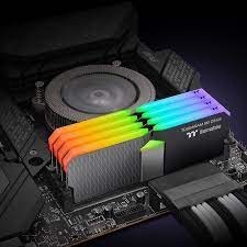 Оперативная память 32 Gb 6200 MHz Thermaltake TOUGHRAM XG RGB D5 Black (RG33D516GX2-6200C32B)