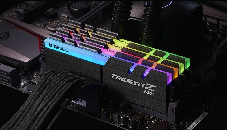 Оперативная память 32 Gb 4133 MHz G.Skill TRIDENT Z RGB (F4-4133C17Q-32GTZR)