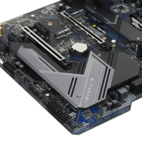 Материнская плата ASRock Z490 EXTREME4